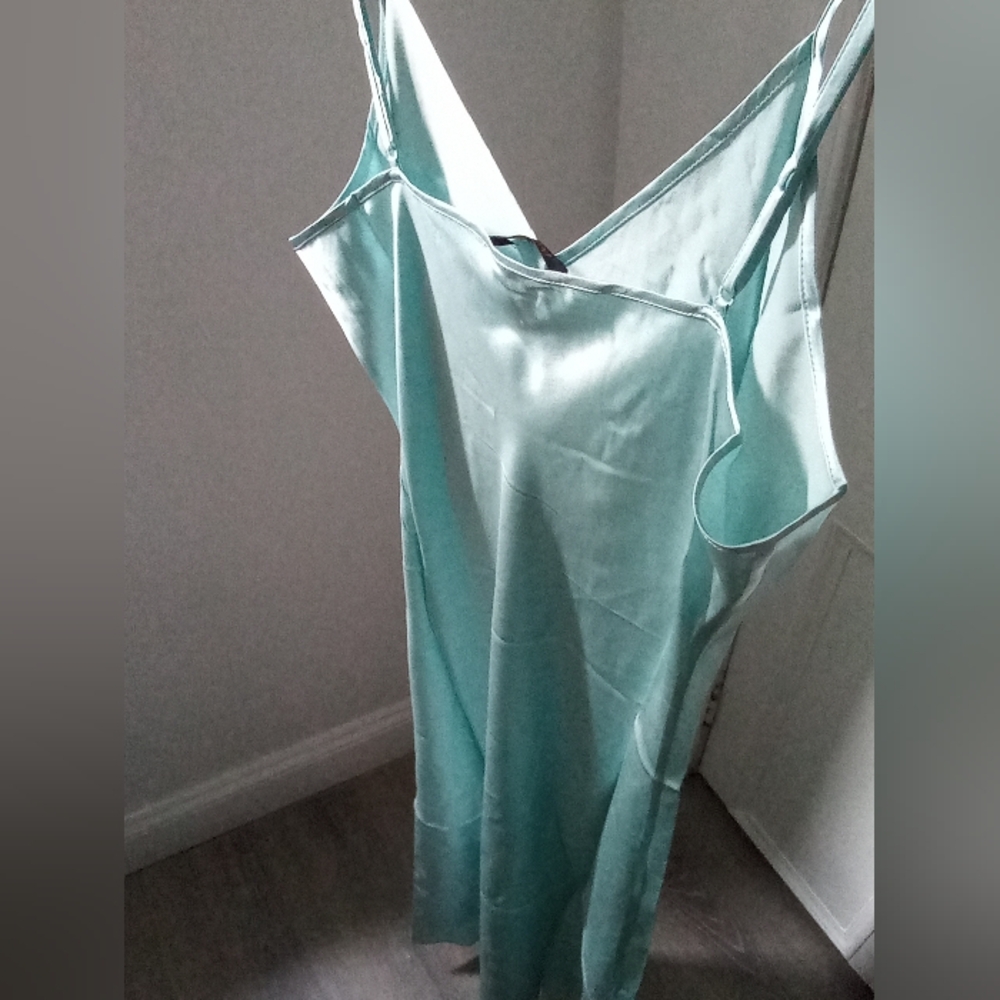 Quince 100% Silk Slip Dress. Aqua Blue. Medium. Washable. Perfect Condition. - Picture 11 of 17
